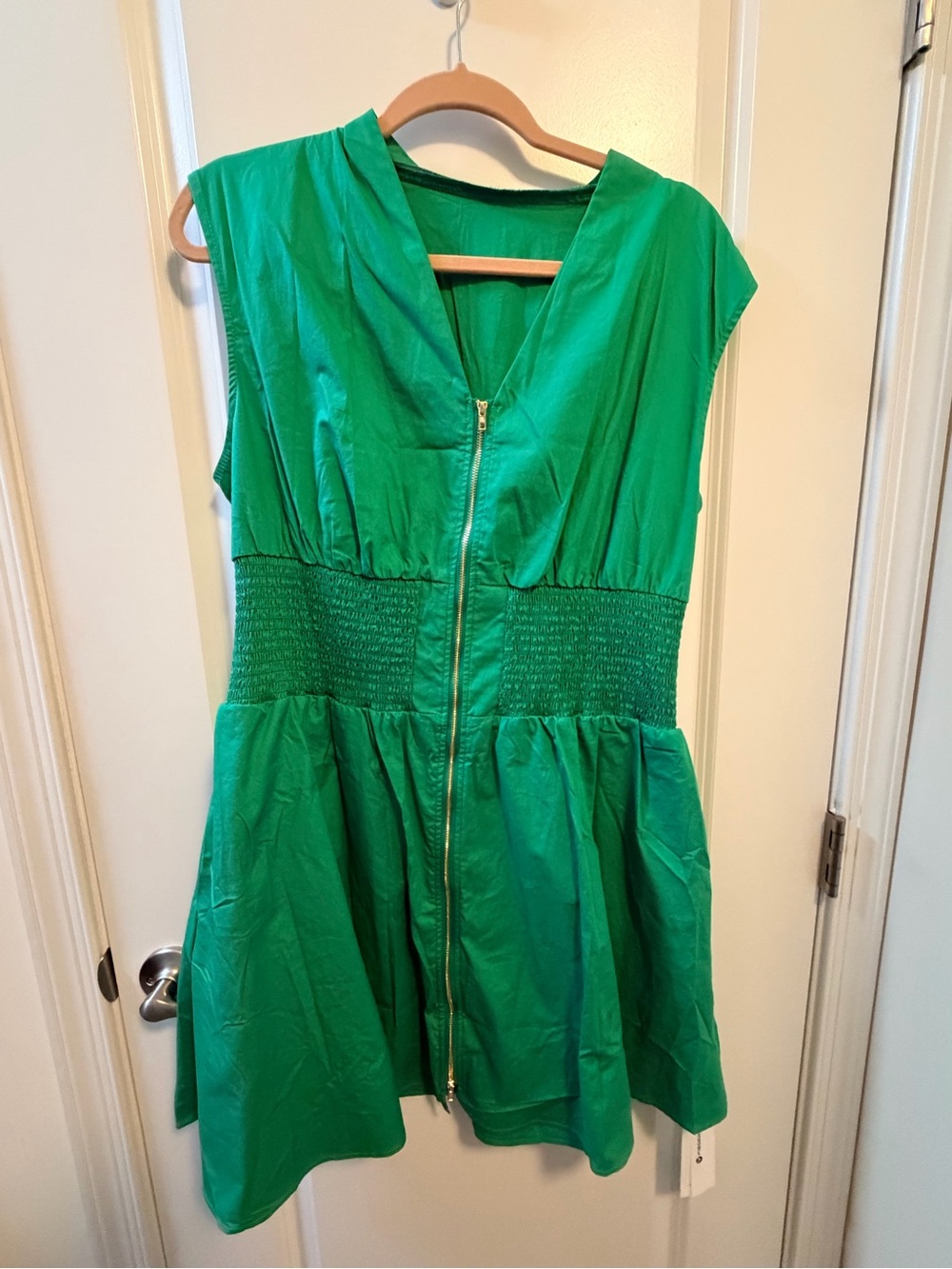 Green Sleeveless V-Neck Zip Front Dress